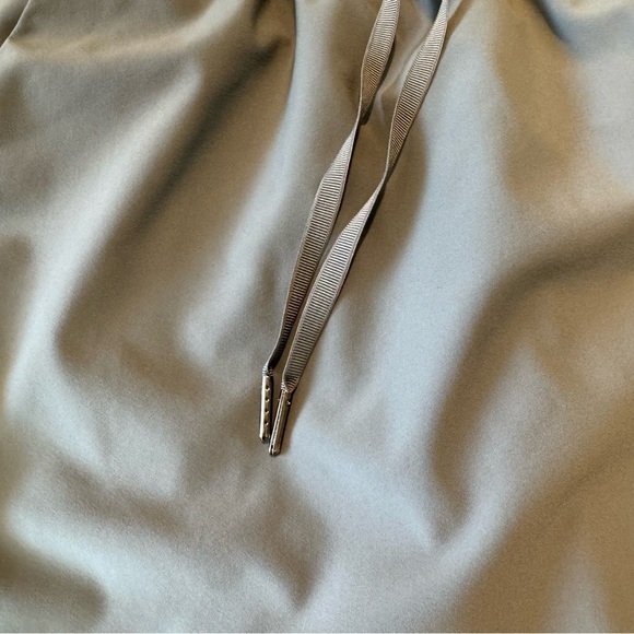 Lululemon On The Fly Skirt *21"Blue Charcoal Size 4 - Picture 3 of 9